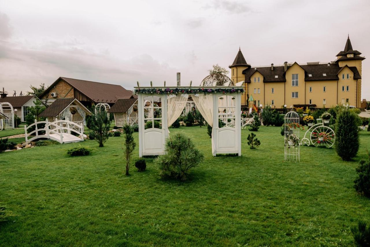 Готельно-Ресторанний Комплекс Прованс Парк Pochaiv Exterior photo